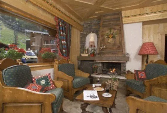 Hotel L'Equipe Morzine 3*,