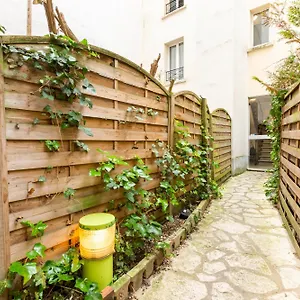  Apartment Montonnerre Avec Terrasse Proche Necker Et Montparnasse France